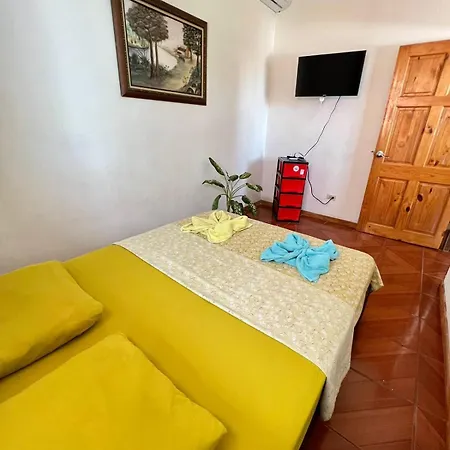 Mochis Apartment Quepos Exterior photo